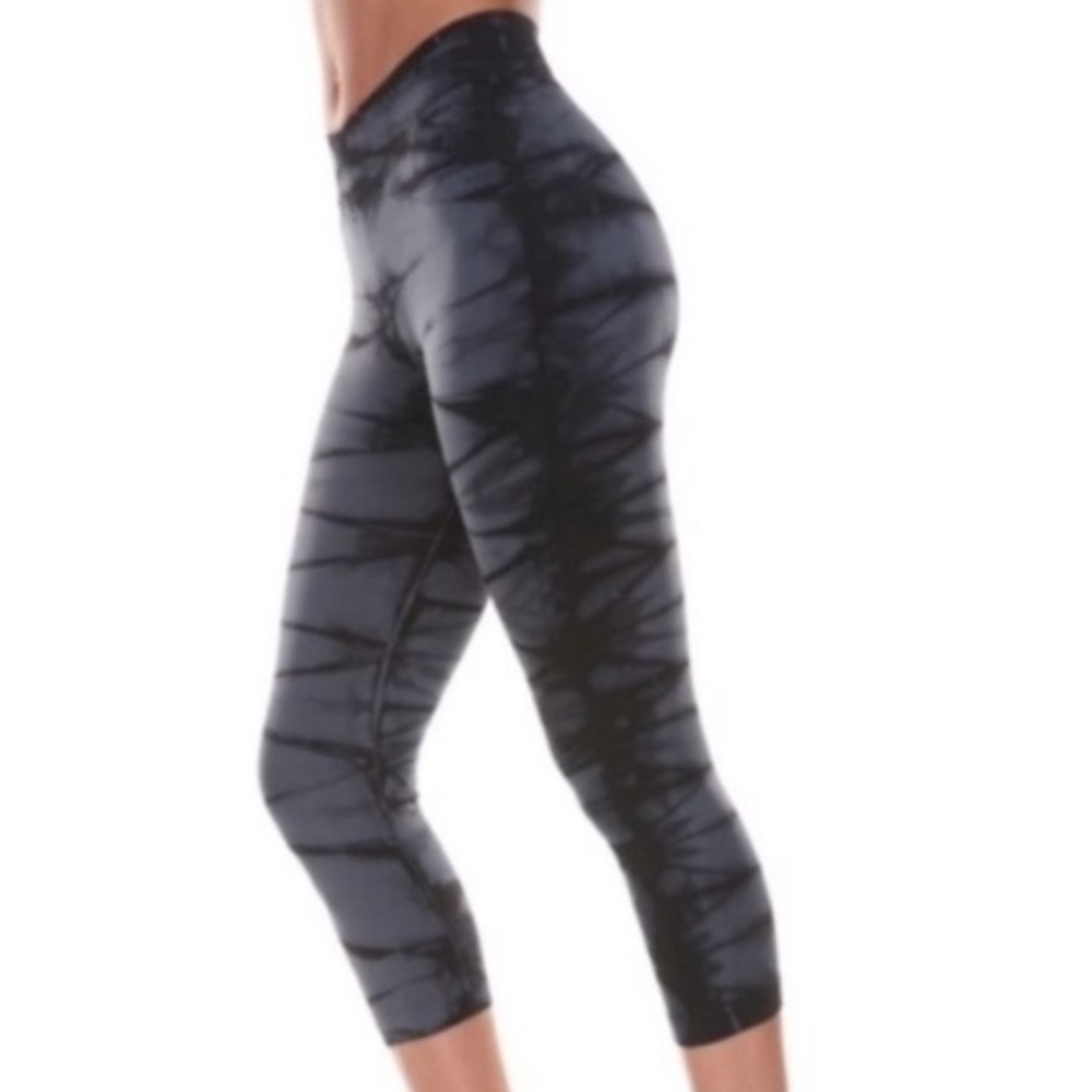 Nux Womens Size M Black Active Wear Capri Leggins